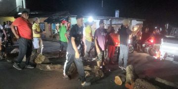 Policía dispersa con bombas lacrimógenas protesta en Ocoa por contra falla en servicio eléctrico