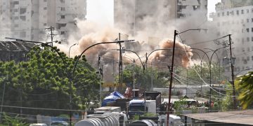 Empiezan a demoler los edificios dañados en Venezuela