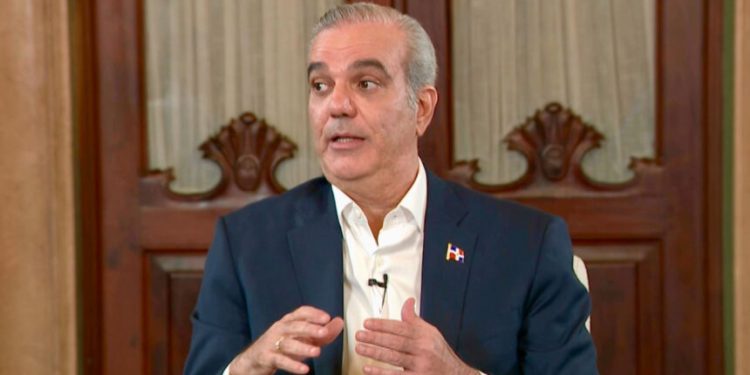 Abinader defiende la independencia del Ministerio Público y rechaza persecución política; «yo nunca le propongo nada»