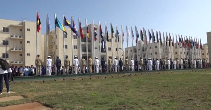 Las banderas de los 37 países ya ondean en la Villa Centroamericana y del Caribe