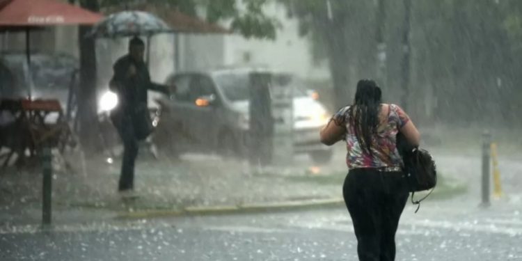 Vaguada provocará aguaceros fuertes en provincias del interior este jueves