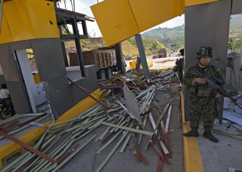 Nuevo Gobierno de Colombia inicia con ataques con explosivos en diferentes regiones