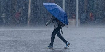 Día de la Restauración estará marcado por lluvias, tronadas y ráfagas de viento; varias provincias siguen en alerta