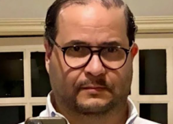 Aquiles Jiménez se disculpa públicamente con Alicia Ortega y Fernando Hasbún