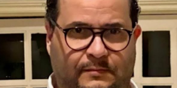 Aquiles Jiménez se disculpa públicamente con Alicia Ortega y Fernando Hasbún