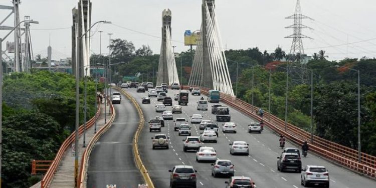 Hombre se quita la vida al lanzarse del puente Juan Bosch