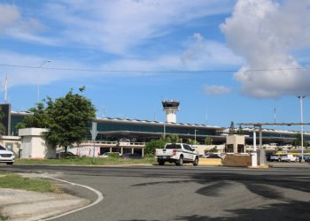 Salen del país diplomáticos y funcionarios cubanos tras recibir ultimátum del Gobierno dominicano