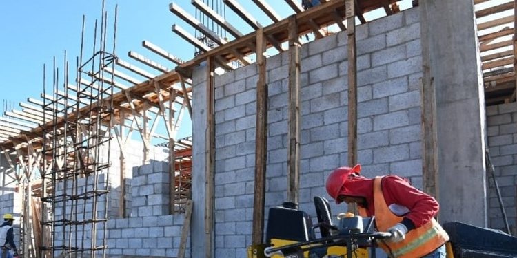 Salario mínimo de construcción sube 20 % en República Dominicana: así quedan las tarifas