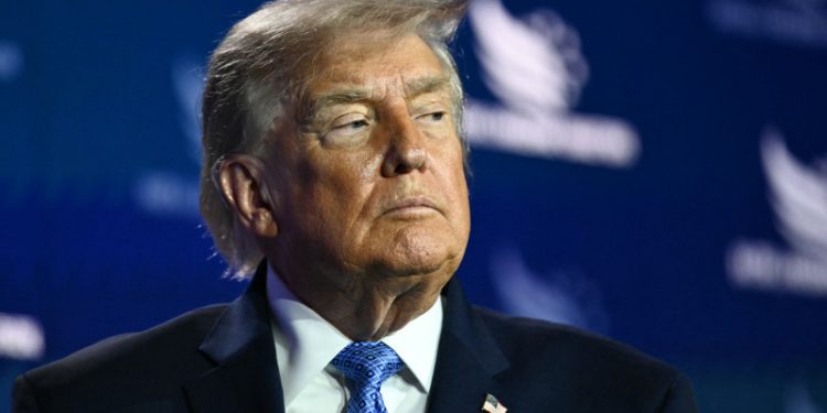 Trump advierte a Irán que tiene una "última oportunidad" para firmar un "buen" acuerdo