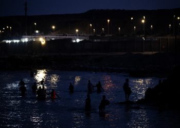 Francia multiplicará por cinco los policías en la frontera con España tras crisis migratoria