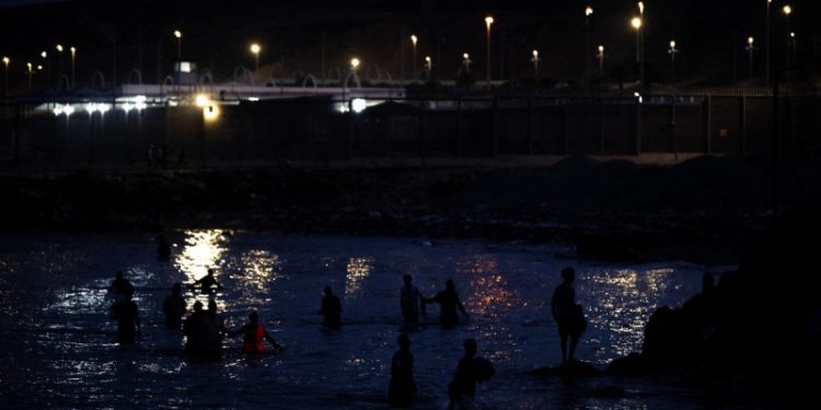 Francia multiplicará por cinco los policías en la frontera con España tras crisis migratoria