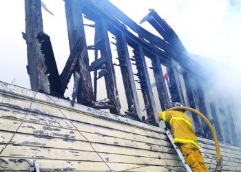 Bomberos indican causas de incendios en Santiago