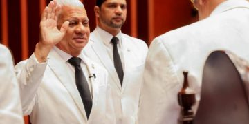 Ricardo de los Santos pide a los senadores seguir trabajando con el mismo nivel de productividad