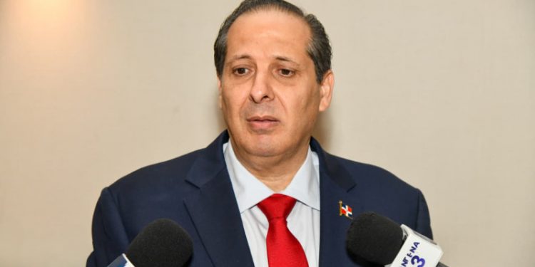 Ministro de Salud dice República Dominicana no cambiará plantilla de vacunas