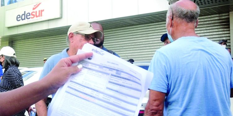 Clientes de Edesur denuncian alzas de hasta 200% en facturas