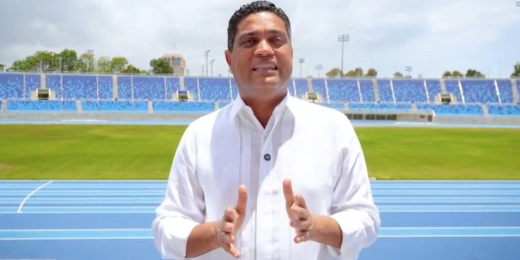 Ministro Kelvin Cruz aclara acceso a Estadio Olímpico Félix Sánchez para atletas de alto rendimiento