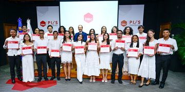 INTEC entrega becas a 22 jóvenes sobresalientes