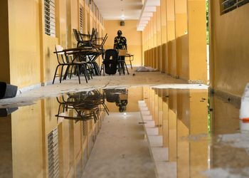Centros educativos en reconstrucción impiden iniciar clases a cerca de 1,000 alumnos