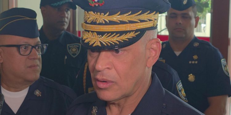 Director de la Policía visita agentes de cuatro provincias del Cibao