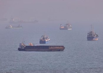 Estados Unidos ataca lanzacohetes iraníes en el estrecho de Ormuz