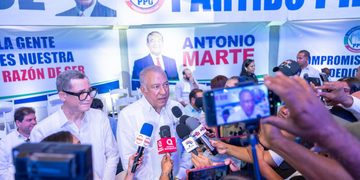 Ministro Administrativo de la Presidencia llama a no politizar la educación