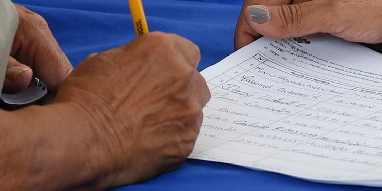 Casi 90 mil firmas para inscribir un partido en JCE