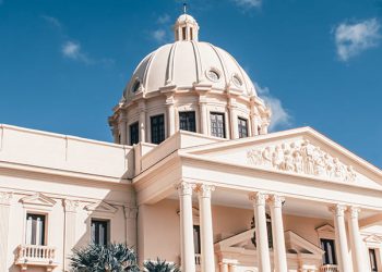 Abinader realiza 22 cambios en su gobierno
