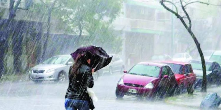 Onda tropical y vaguada provocarán aguaceros, tormentas eléctricas y ráfagas de viento en varias provincias