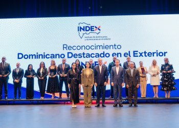Presidente Abinader reconoce a 14 dominicanos destacados en Estados Unidos mediante el INDEX