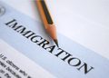Entra en vigor nueva reglamentación de carga pública de USCIS: Claves y recomendaciones para solicitantes de residencia