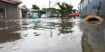 Lluvias han afectado 100 viviendas; mantienen 21 provincias en alerta por vaguada