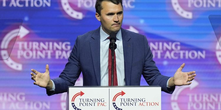 Juez de Utah ordena que Tyler Robinson vaya a juicio por el asesinato de Charlie Kirk
