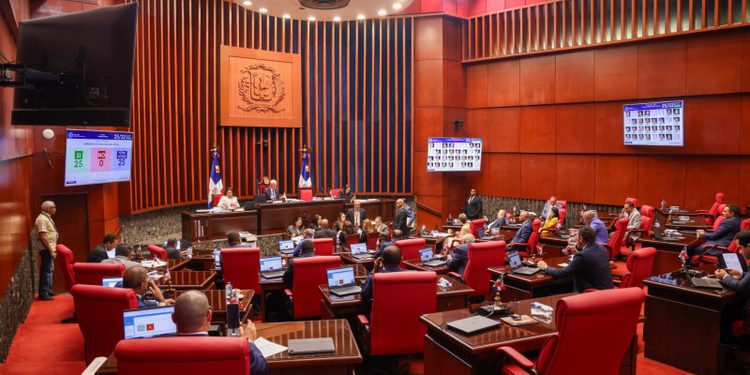 Senado aprueba exonerar de impuestos la compra de marcapasos, medición de diabetes y otros insumos médicos