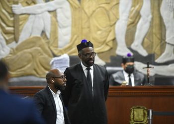 Camacho advierte a médicos no prestar sus códigos para no ser presentados en un proceso penal