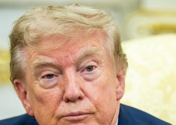 Trump dice que "saldrá" de Irán "a menos" que se quede con el petróleo "como en Venezuela"