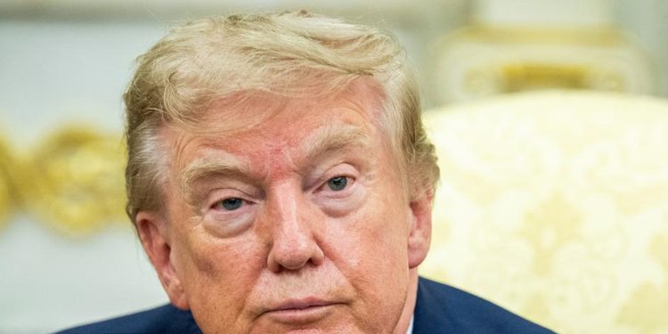 Trump dice que "saldrá" de Irán "a menos" que se quede con el petróleo "como en Venezuela"