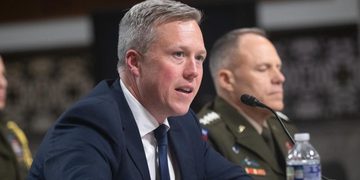 Secretario del Ejército de EEUU presenta su renuncia