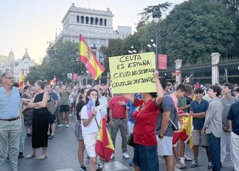 Protestan en Madrid en apoyo a Ceuta por crisis migratoria