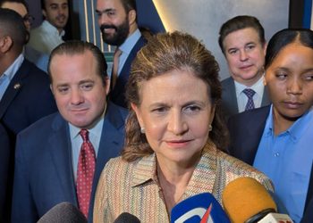 Se registra fallo eléctrico cuando Raquel Peña hablaba sobre altas facturaciones con el servicio