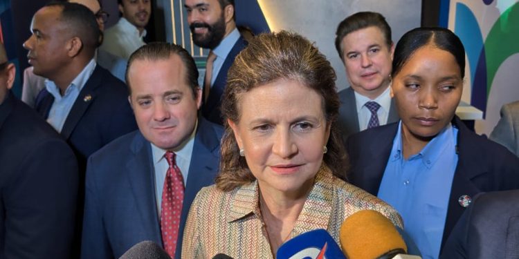 Se registra fallo eléctrico cuando Raquel Peña hablaba sobre altas facturaciones con el servicio