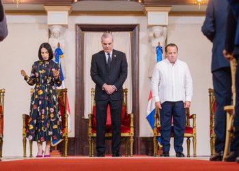 Abinader pide sabiduría y fortaleza para los servidores públicos en jornada de oración