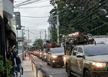 Acatan paro de 24 horas en Salcedo por reclamos de obras