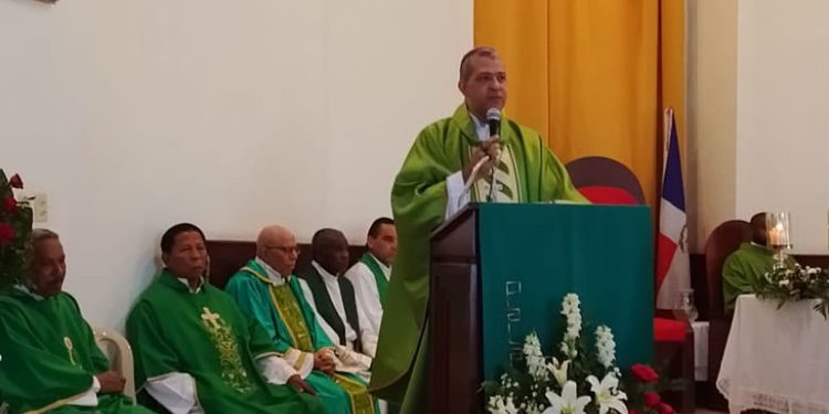 Arzobispo Morel Diplán pide enseñar protección del medioambiente en escuelas del país