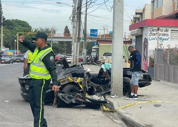 Accidente en la Circunvalación Sur de Santiago deja una joven fallecida y otra persona herida