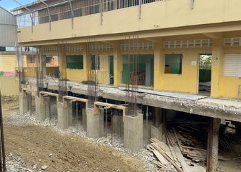 Acuerdan traslado de estudiantes mientras concluyen escuela en Santiago