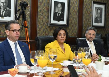 Empresarios dicen el país necesita de un estudio para aplicar una política de horario diferenciado