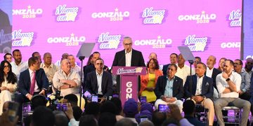 Equipo político de Gonzalo Castillo denuncia que fueron atacados por bombas lacrimógenas