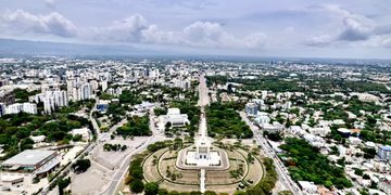 Santiago crece hacia arriba extendiendo su huella urbana