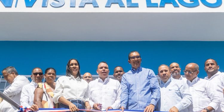 SNS inaugura 2 centros de primer nivel y una unidad de pie diabético en Bahoruco
