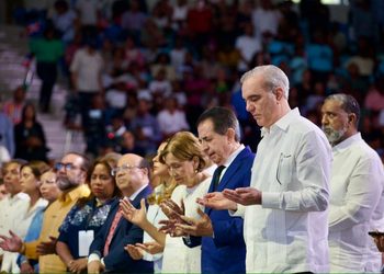 Abinader: "El Gobierno pasa, los hombres pasan, pero Dios permanece"
